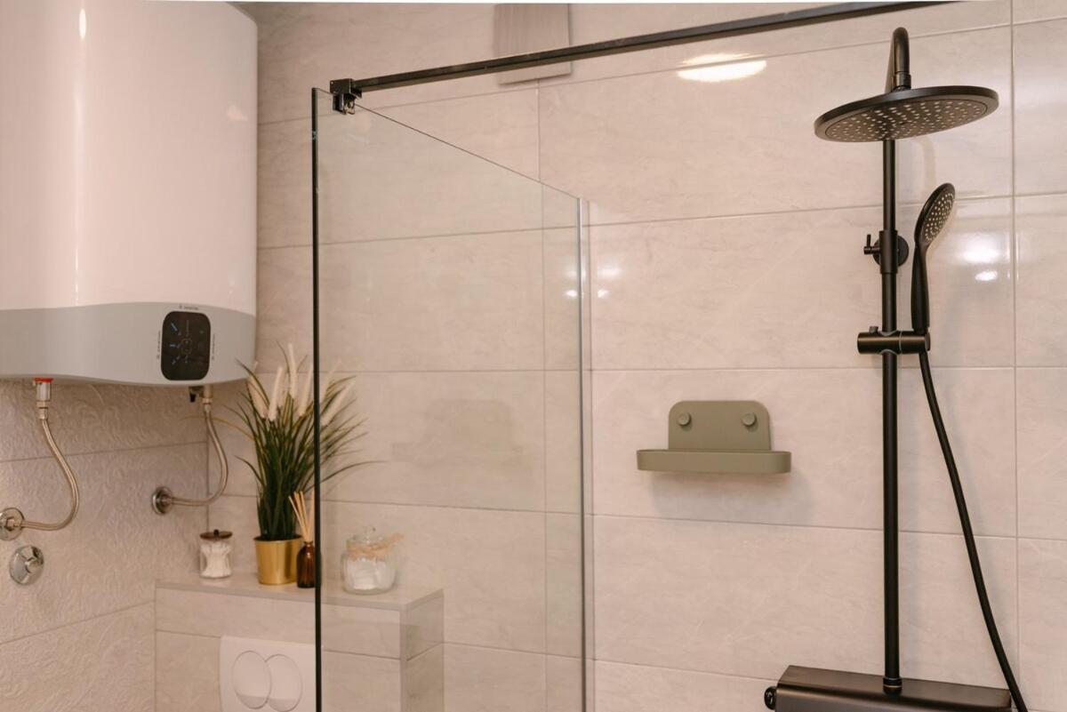 2Nd Hvar Home Apartments هفار المظهر الخارجي الصورة
